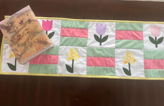 Tulips and Daffodils Table Runner, Flowers Table Topper, Spring and Summer Flowers Table Runner, Quilted Tulips and Daffodils Table Runner
