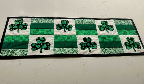 St. Patrick’s Day Shamrock Tablerunner, Green and White Shamrock Table Runner