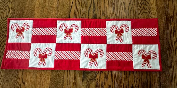 Candy Cane Table Runner, Holiday Table Runner, Red and White Candy Canes Table Runner