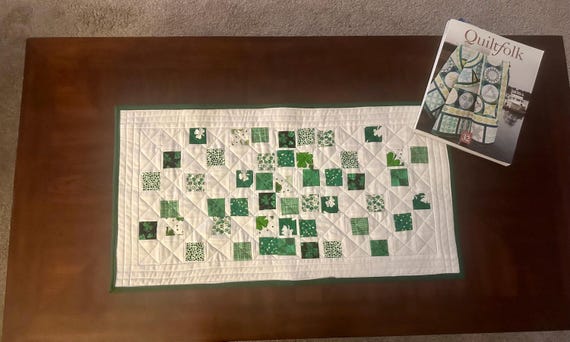 St. Patrick's Day Table Runner, Green and White Tablerunner, St. Patrick's Day Green and White Table Topper