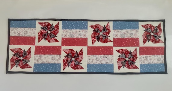 Red White and Blue Pinwheel Tablerunner, July 4 Table Runner, Independence Day Table Runner, Pinwheel Tablerunner
