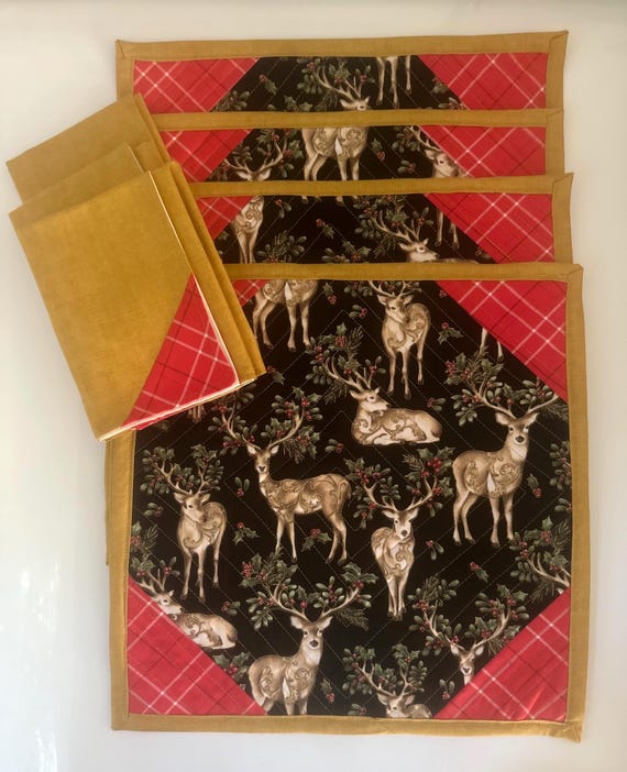 Reindeer Placemats and Napkins Set of 4, Quilted Placemat and Napkins Set, Holiday Placemats with Reindeer and Coordinating Napkins