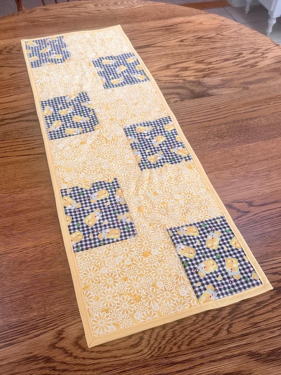 Lemonade Table Runner
