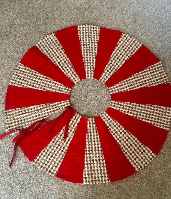Jingle Bells Christmas Tree Skirt, Bells Tree Skirt, Red and Jingle Bell Skirt