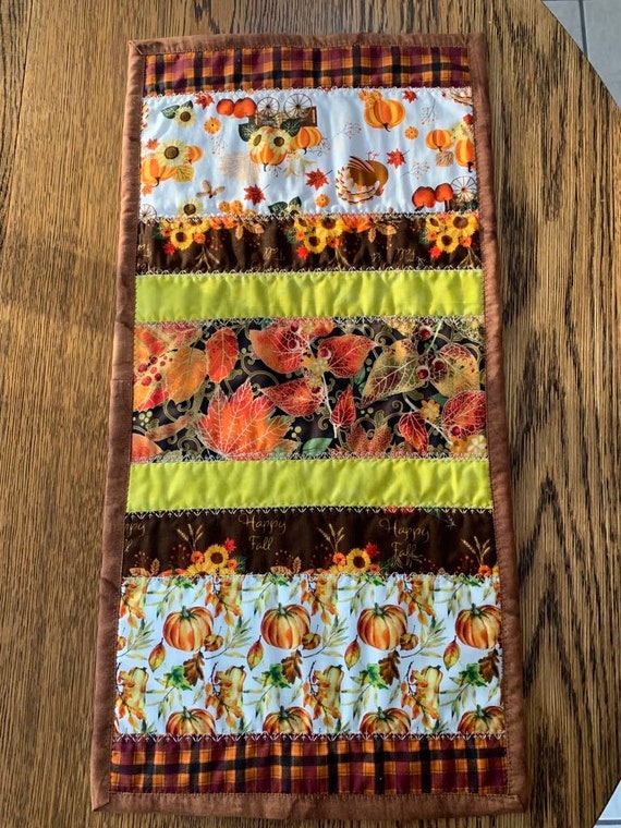 Pumpkin Table runner and 4 Placemats Set, Thanksgiving/Autumn Table runner and 4 Placemats Set