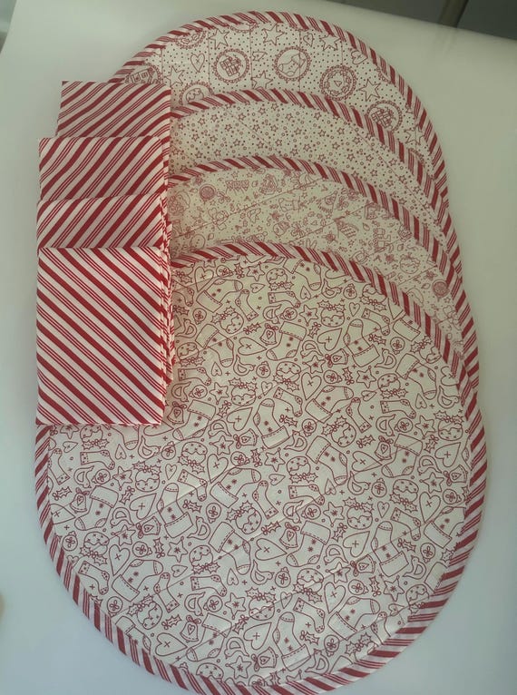 Red and White Holiday Round Placemats and Napkins  Set of 4