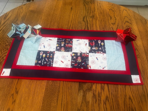 Red White and Blue Table Runner, July 4 Table Runner, Independence Day Table Runner
