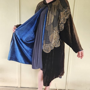 1920s embroidered silk velvet cocoon coat