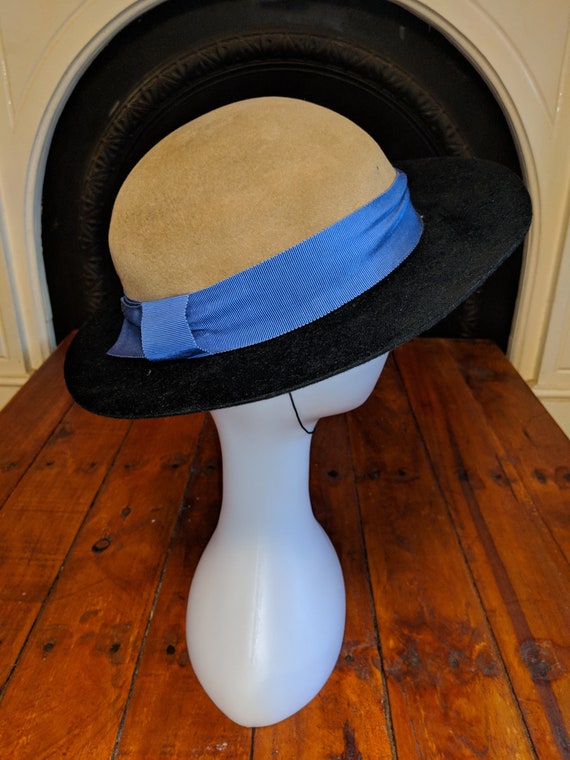 Valentino Boutique. Vintage 1970's felt hat