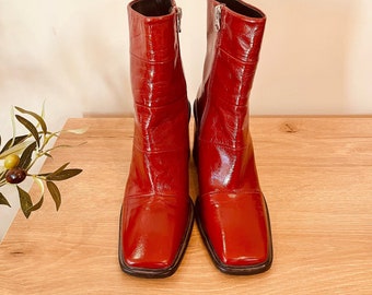 Vintage Rote Stiefel