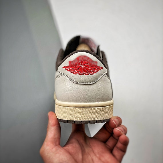 AJ1 Reverse Mocha - image 5