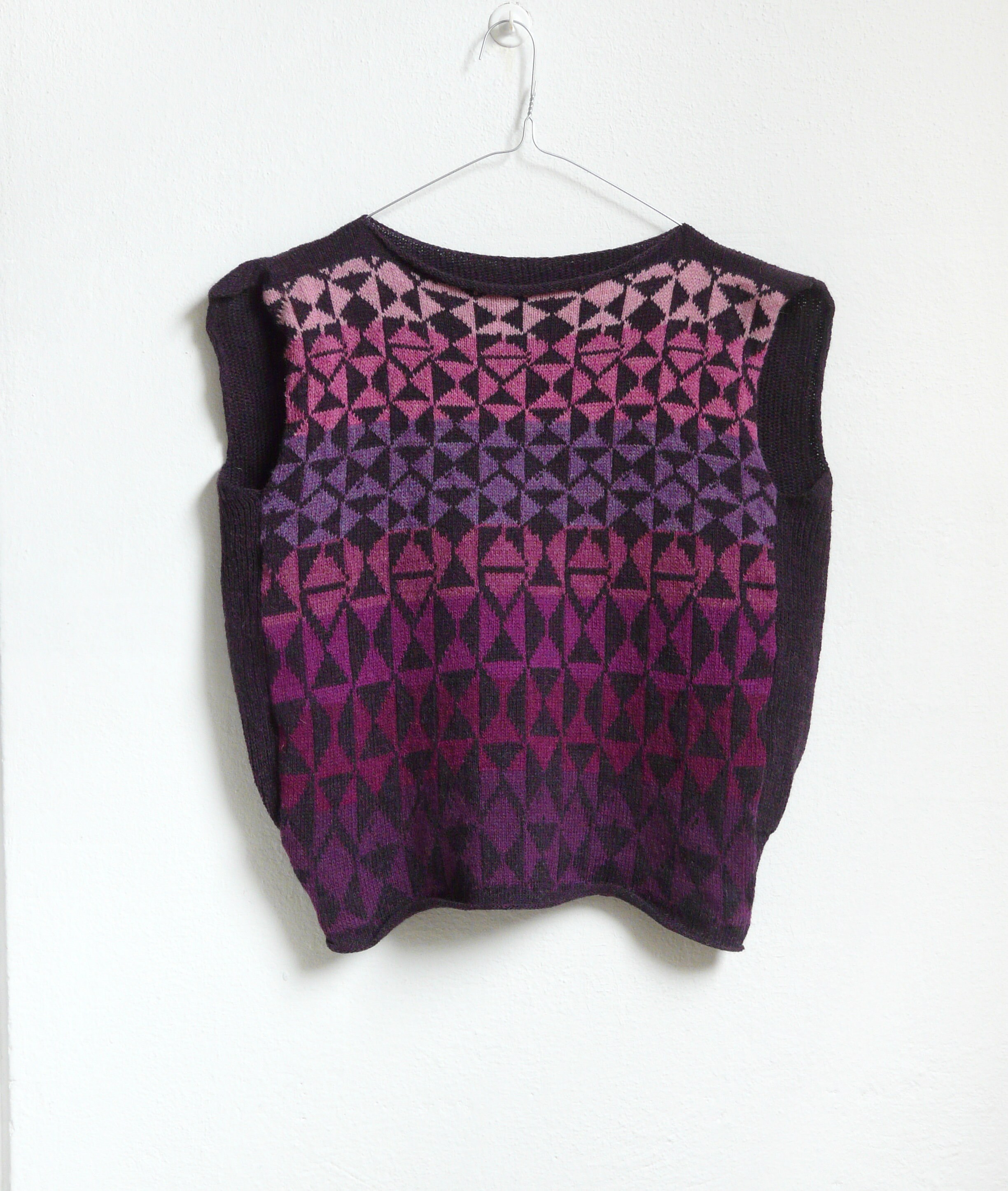 週末限定価格 Karachi glass beads handknit vest Karachi Glass beads handknit vest | AKIRANAKA ONLINESTORE