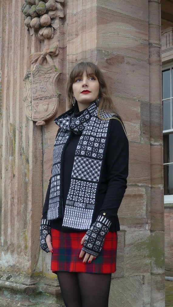sampler scarf