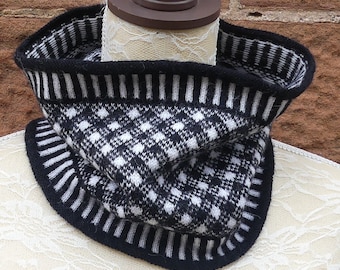 Scotland Sanquhar Shepherds Plaid Cowl Knitting Pattern
