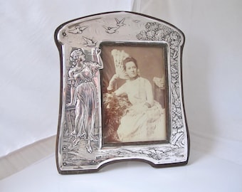 Marco de fotos de plata estilo Art Nouveau, Saunders and Shepherd, Birmingham, 1904.