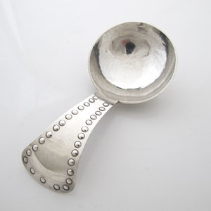 Arts & Crafts silver punch bead border caddy spoon Keswick School Chester 1913