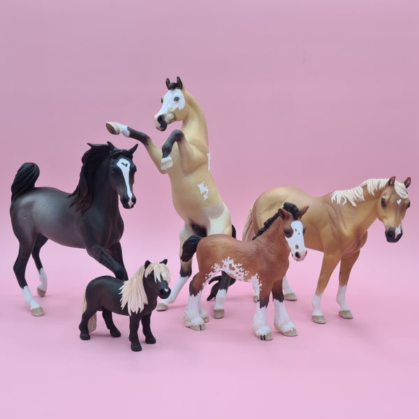 Modèle de cheval à collectionner : cheval repeint repeint, cadeau spécial coeur Schleich pour la Saint-Valentin