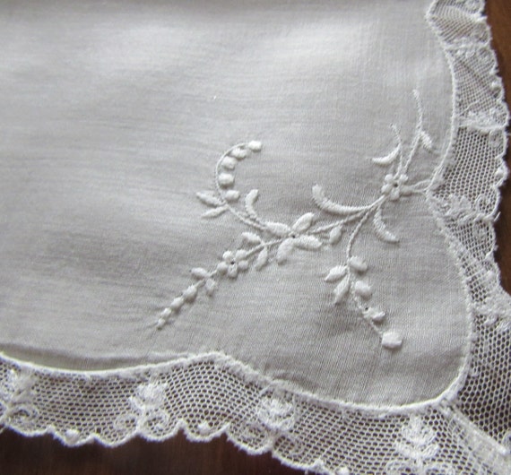 Vintage White on White Embroidered  Valenciennes … - image 3
