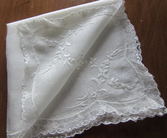 Vintage White on White Embroidered  Valenciennes … - image 4