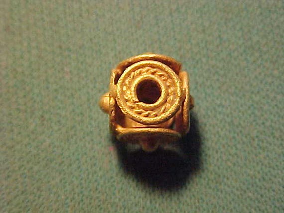 Stunning Sasanian gold bead circa 224-642 AD.