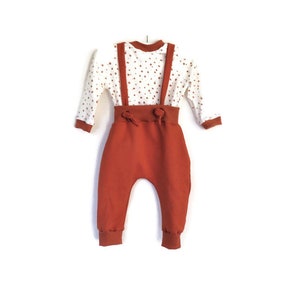 Kleidungsset, Hose mit Pullover, Baby-Outfit, Hosen mit Hosenträgern, Größe 68 4-6 Monate, Bio-Stoff, Unisex Bild 2