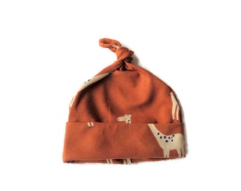 giraffe baby hat, newborn hat, baby hat 0-2 months, hat with button, beanie with giraffe, hat with point, maternity gift