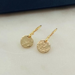 Mini Gold Disc Hammered Earrings, Simple Gold Disc Earrings, Gold Coin Dangle Earrings, Gold Circle Earrings, 14k Gold Filled Circle Earring