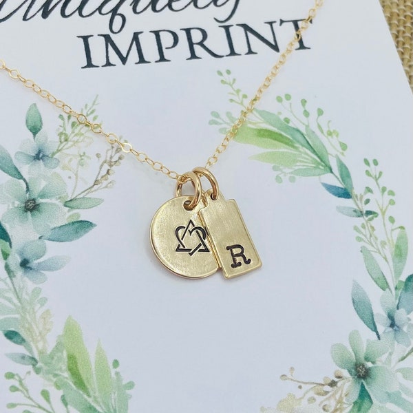 Collar de adopción chapado en oro de 14 k: dije inicial, regalo para el Día de la Adopción