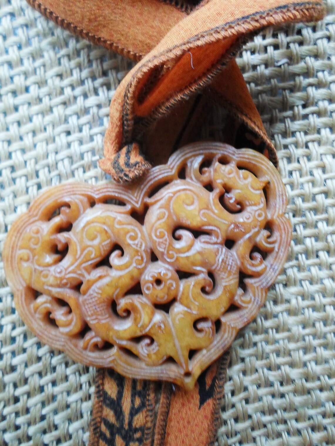 Chinese jade heart pendant in vintage silk saree ribbon | Etsy