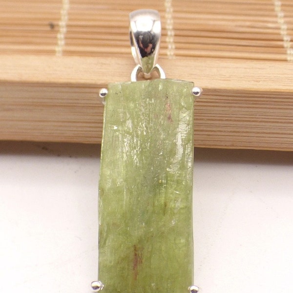 Raw green kyanite set with 925 silver claws, natural stone jewelry, kyanite jewelry, green kyanite jewels PAC13.2