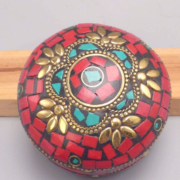 BOITE a BIJOUX TIBETAINE métal et pierres, artisanat tibétain, bat90.1