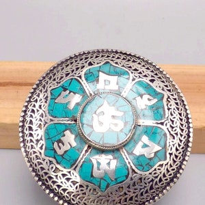 NEPALESE JEWELRY BOX om Tibetan metal and stones, Tibetan crafts, bat91