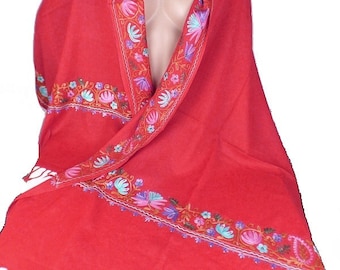 châle en laine rouge brodé fleurs et perles, pashmina laine rouge, lj26