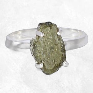 925 silver ring with natural moldavite stone T 59SK5023