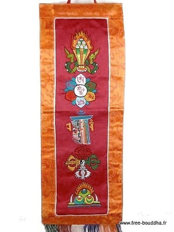 Tenture Bouddhiste Cinq Symboles Bordeau Tangka Tenture Murale Bouddhiste Méditation Décoration Tibe