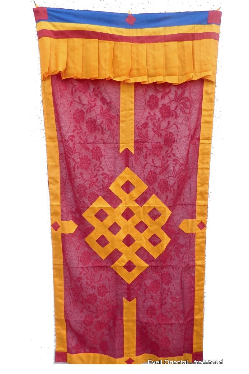 Tenture Tibétaine Noeud Sans Fin en Soie Sauvage Rouge Safran, Tenture de Porte, Tibetan Silk Wall H