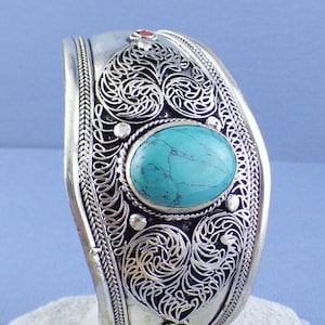large bracelet in turquoise beads BRACELET NEPALAIS DZI ethnic bracelet BRTIB3 Tibetan bracelet
