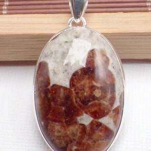 Ovaler SPESSARTIN-GRANAT-Anhänger auf ovalem Kalkstein in 925 Silber, LAM15.3