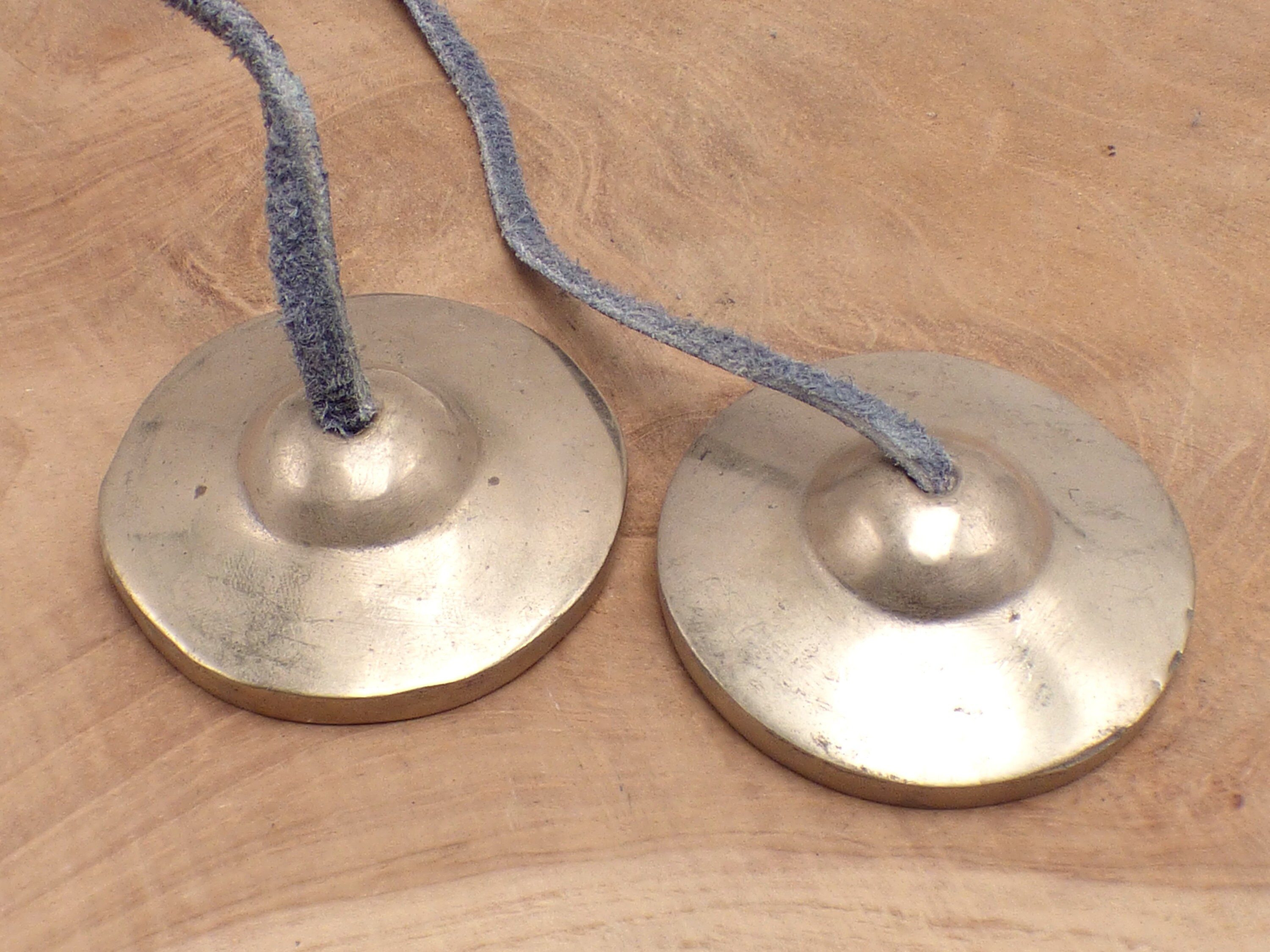 Tingshas Tibetaine Qualite Supérieure 4, 8 cm en Bronze, Tqspm