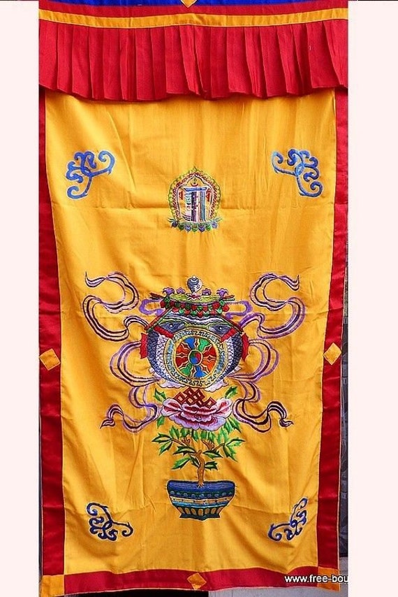 Tenture Tibetaine Bouddhiste Vase Aux Tresors Symbole Bouddhiste Abondance Decoration Temple Meditat