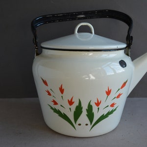 Primitives country decor. Kitchenware Samovar Russian Large Tea Pot Vintage Soviet Hot Water Electric Metal USSR