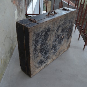 Vintage wooden box - Wooden chest - Small wooden box - Primitive storage box - Locker with lid - Primitives country decor - Home decor