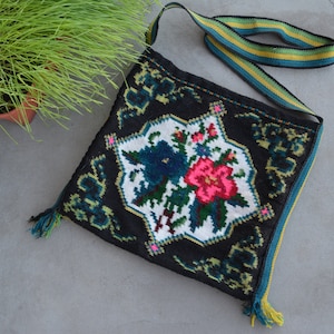 Sac à bandoulière en laine tissé à la main - sac en laine tissé à la main vintage - Roumanie moldave de Bessarabie - Décor rustique