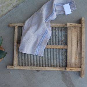 Vintage washboard - Rustic decor - Primitives decor- Country decor -  Housewares.