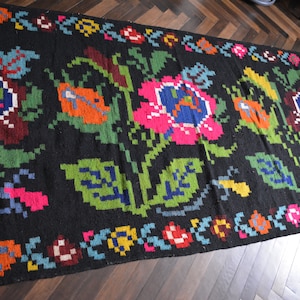Vintage handwoven wool traditional Ukrainian rug carpet - Bessarabian Moldovan Romania Kilim - Rustic decor - Very large .