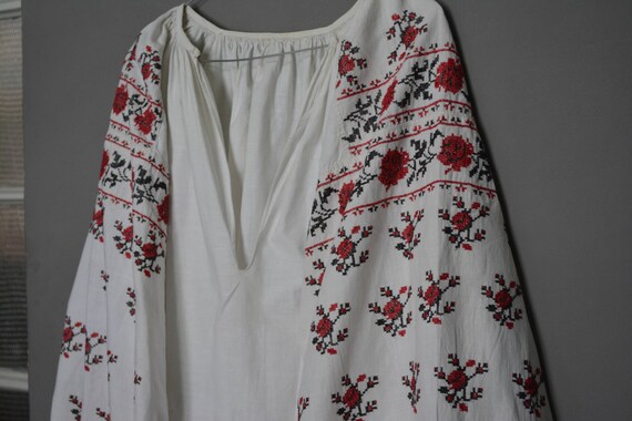 Vintage Ukrainian embroidered shirt - Womens shirt