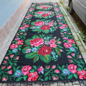 Vintage handwoven wool traditional Ukrainian rug carpet -  Bessarabian Moldovan Romania Kilim - Rustic decor .