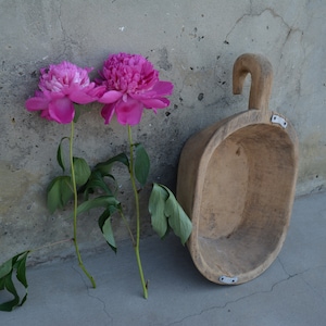 Antique primitive little wooden dough bowl - Old bowl - Antique natural wood - Hand carved - Country cottage chic - Rustic home decor.