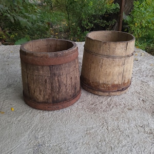 アンティークの木製ボウル - 素朴な容器 - 原始的なカントリー装飾 - 希少なアンティーク - 時代 20x - 木製の家庭装飾。