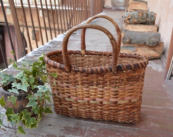Vintage antique wicker basket -  Antique hand woven basket - Country farmhouse - Primitives country decor- Rare antique - era 50x .